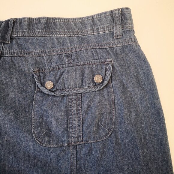 Gloria Vanderbilt Ladies Size 16 Medium Wash Lightweight Jean Capri's - Picture 6 of 8